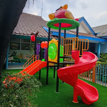Wahana outdoor playground anak untuk sekolah