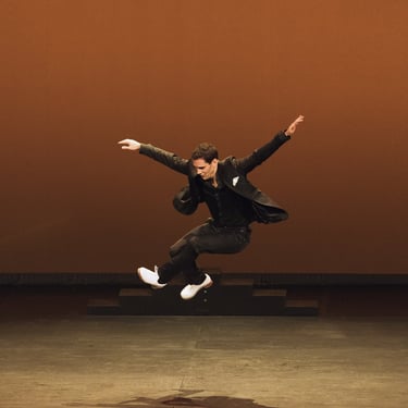 Le danseur de claquettes Aurélien Lehmann virtuose du tap dance sur la scène du Châtelet - paris