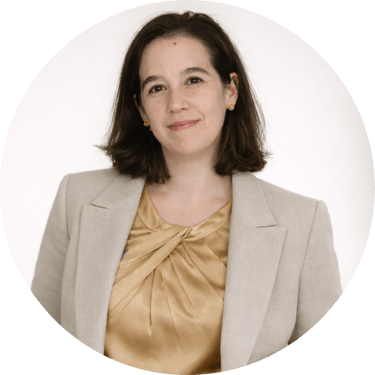 Retrato profesional de Ana Carlota Valle, especialista en consultoría de patrimonio cultural.