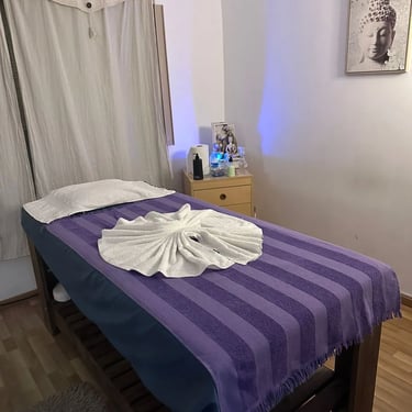 Gabinete privado de Tatiana masajista independiente en Almagro, espacio ambientado para sesiones de relax.