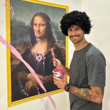 Mona Lisa photo parody at Selfie Experience Split – one of the most fun things to do in Split
