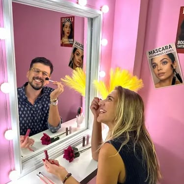 Fake mirror optical illusion room at Selfie Experience Split – fun selfie moment with friends