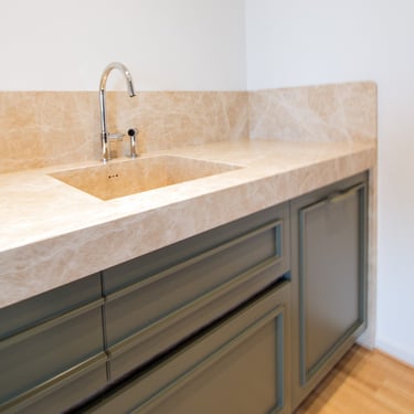 Giulia Sbrogiò | designer - cucina - marmo - marmo emperador light - luxury living- arredo lusso - arredo su misura - casa