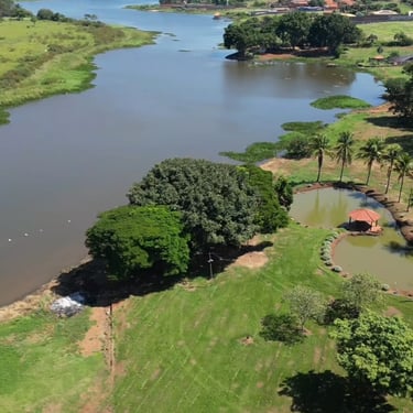 Vista aérea do rio do Rancho do Neneco - Rancho para alugar em Miguelópolis SP