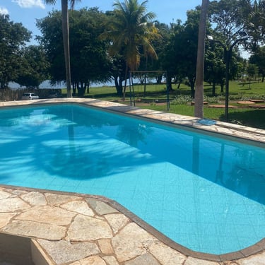 Piscina com vista para o rio do Rancho do Neneco - Rancho para alugar em Miguelópolis SP