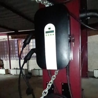 Cargador Policharger NW en marquesina