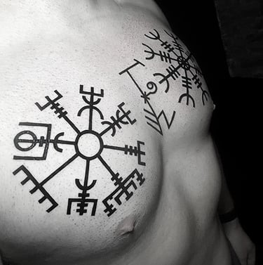 Vegvisir et Aegishjalmur