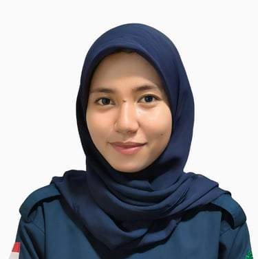 Tenaga admin yang siap membantu dengan ramah dan cekatan