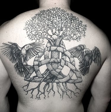 Hugin, Munin, Yggdrasil et Triquetra