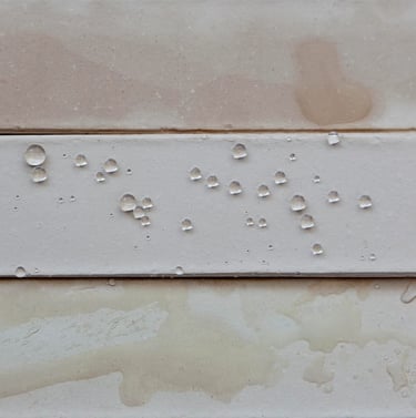 Ejemplo de como actúa la nanotecnológica de Aquashield Active de Tecnan. 