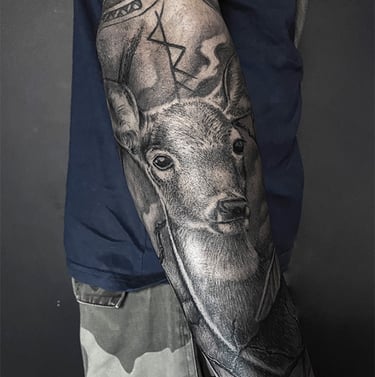 Tatouage d'une biche.