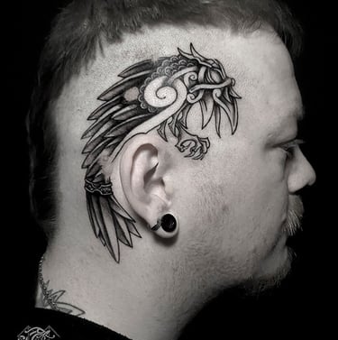 Tatouage crane corbeau nordique viking. Skull tattoo crow