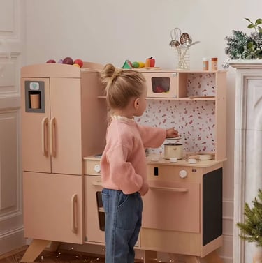 grande cuisine en bois pour fillette