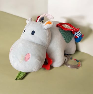 Peluche hippopotame d'éveil bleu rouge vert jouet dentition miroir anneaux minimi
