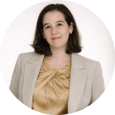 Retrato profesional de Ana Carlota Valle, especialista en consultoría de patrimonio cultural.