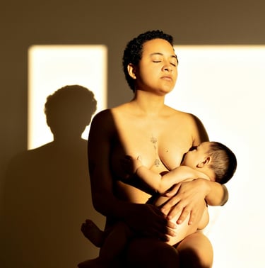 mère qui allaite son bébé