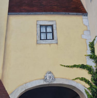 Détails de façades peintes en trompe-l'oeil: lucarne, porche et lierre, Jura 39.