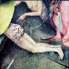 une partition de musique sur les fesses d'un personnage dasn le jardin des delices de Bosch