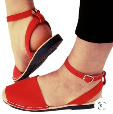 Abarcas con correas tobilleras