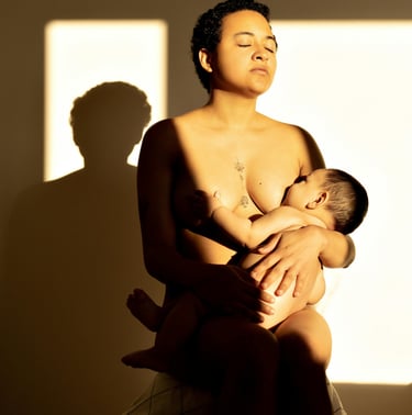 mère qui allaite son bébé