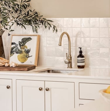 Custom built shaker style traditional kitchen by Silva Cabinetry