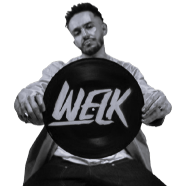 homem segurando um disco, dj welk