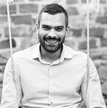 Ydom Studio photographe 100% à domicile pour photos d'identité et portraits