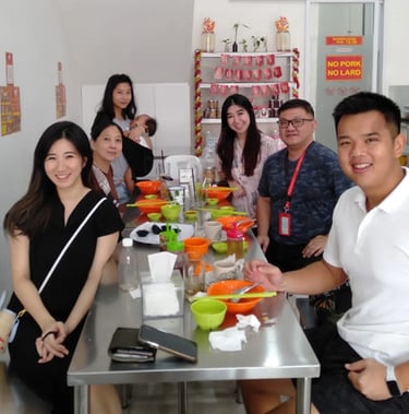 Keseruan makan di Mie Ayam Kesawan rukan osaka pik 2
