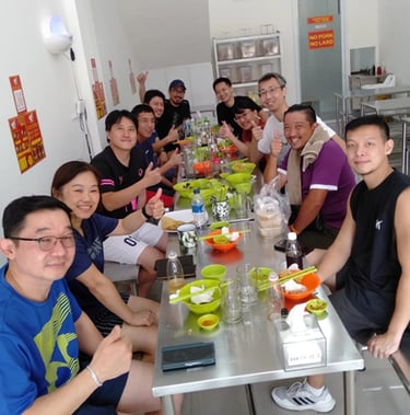 Keseruan makan di Mie Ayam Kesawan rukan osaka pik 2