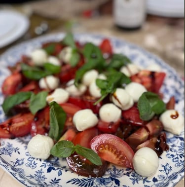 Capresse salad with tomatoes and mozarella