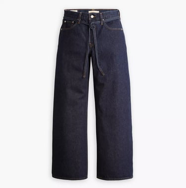 Levi’s XL Straight Jeans in dark indigo denim-luxury denim fashion.