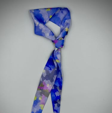 Marino's - accessoire mode - twilly - petite écharpe - motif floral - look tendance et lumineux