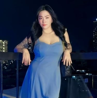 Therapist Sayuri ready for a relaxation massage session