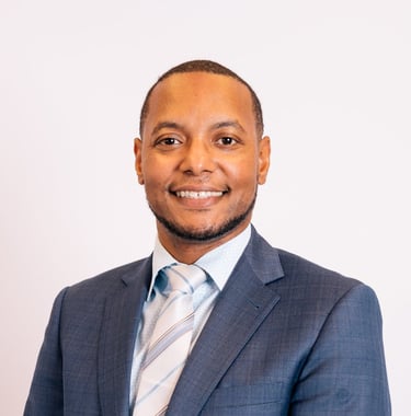 professional picture of middle aged male in suit