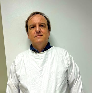 Dr. Mário Pereira, especialista em endodontia e ortodontia em Setúbal."
