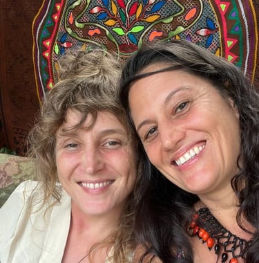 Jana y Chantal, fundadoras de Shaya Yoga