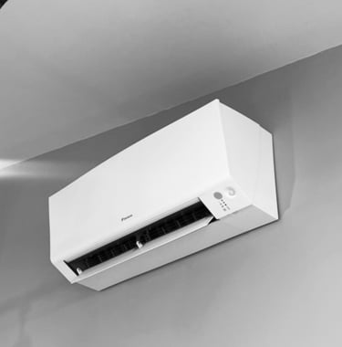 Installation clim Daikin : pose d'un split mural performant et esthétique par PAC OURAGAN.
