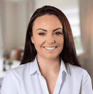 a woman with a white shirt and a white shirt