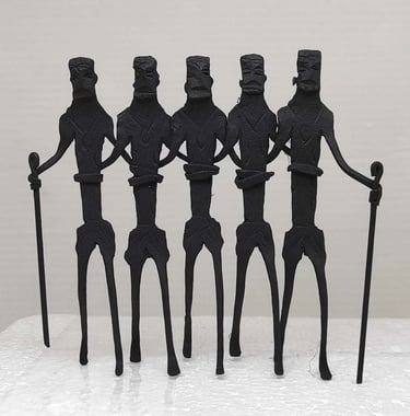 "Handcrafted tribal iron sculpture of 5 figures performing group dance – Bastar art-for global buyers"