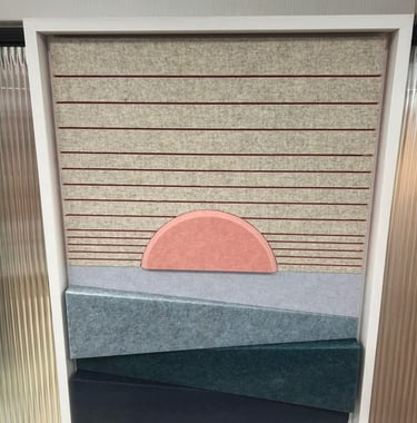 Akustinės dekoratyvinės panelės rėmeliuose DECOSONA su individualiai išpjaustomais raštais