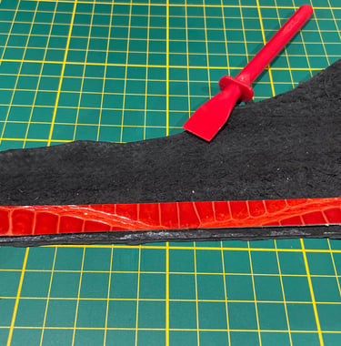 collage du cuir d alligator sur cuir de requin 