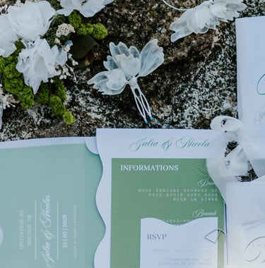 papeterie flatlay vert ondulé nature