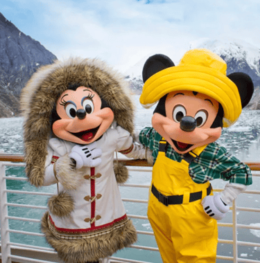 Mickey Mouse y Minnie Mouse con caracterizacion especial de Alaska por crucero Alaska Disney Cruise
