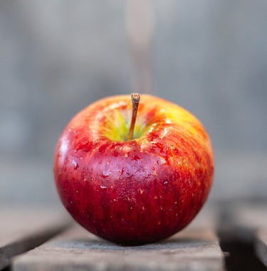 Pomme Topaz bio cultivée dans notre verger familial en Savoie