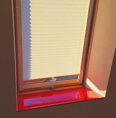 JALUZELE PLISATE MONTATE PE FERESTRE TIP VELUX, ASIROLL - AUTOROM SERVICE INTERNATIONAL PRODUCATOR