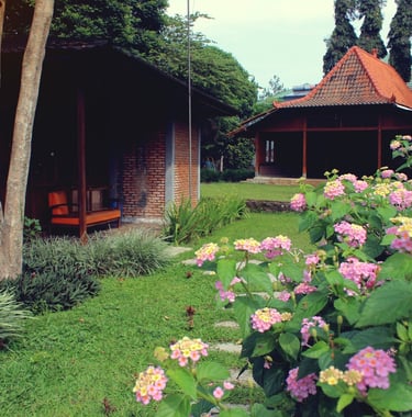 Penginapan at Griya Sawah Lega - Hotel Bungalow Resort Puncak Cisarua Bogor