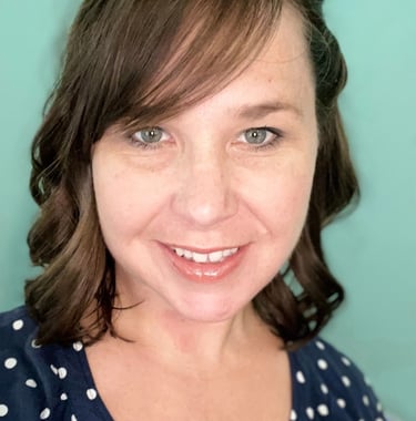 A photograph of Lara DeHaven.