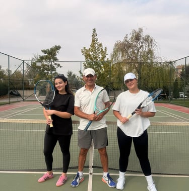 Çayyolu Tenis Kursunda raket nasıl tutuluyordu.
