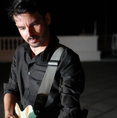 DJ y músico en Guanacaste y San José de hoteles y restaurantes.