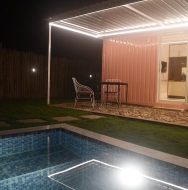 Cabin with private pool and private lawn for 2 guests to 30 guests